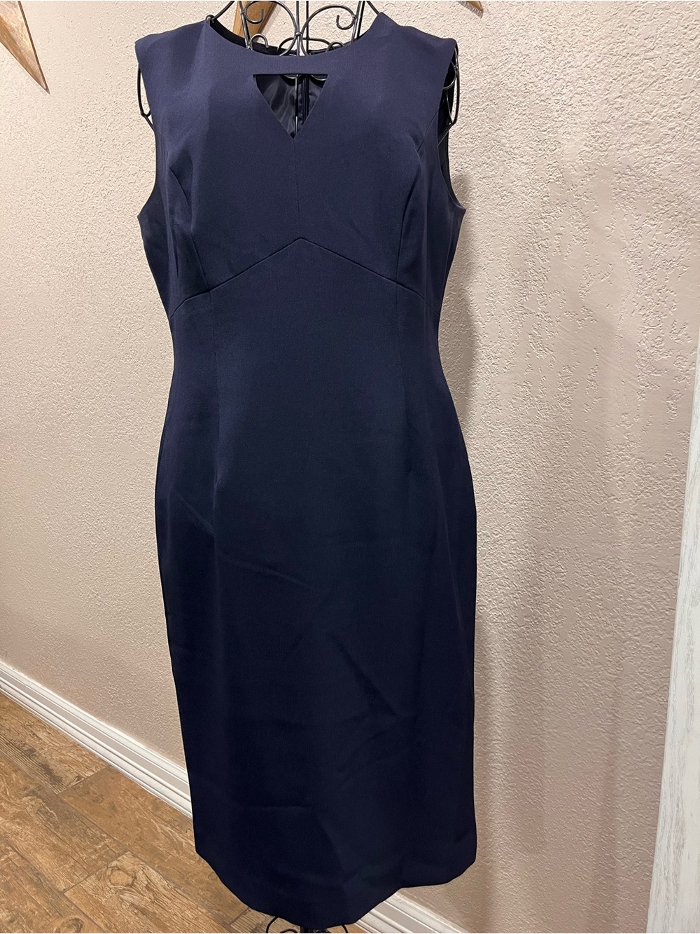 Evan Picone Navy Sleeveless Sheath Dress with Keyhole